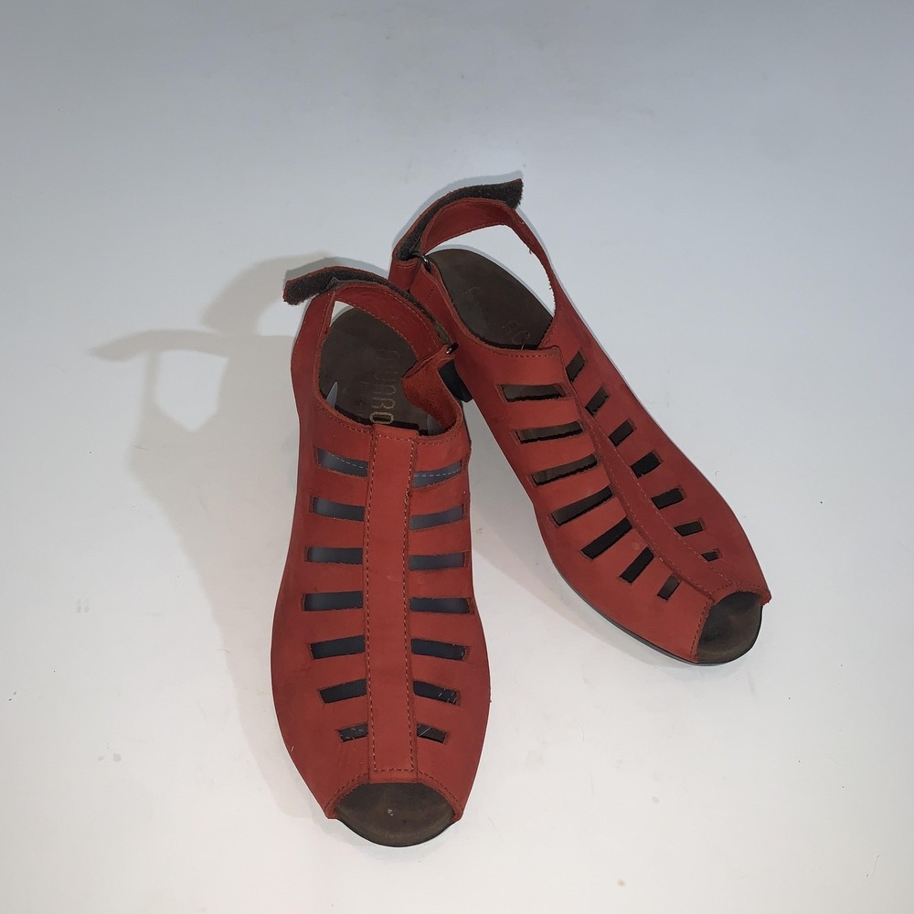 Munro Sandals Womens Size 8.5 Red Suede Slingback Block Heel Comfort Shoes